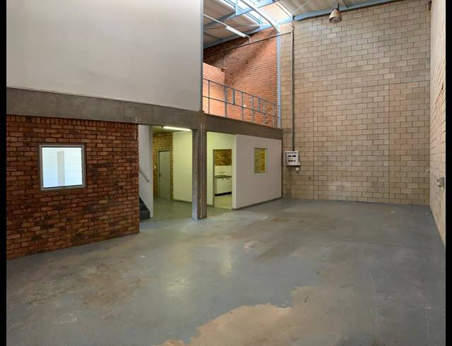 195M² WAREHOUSE TO LET IN STRIJDOMPARK